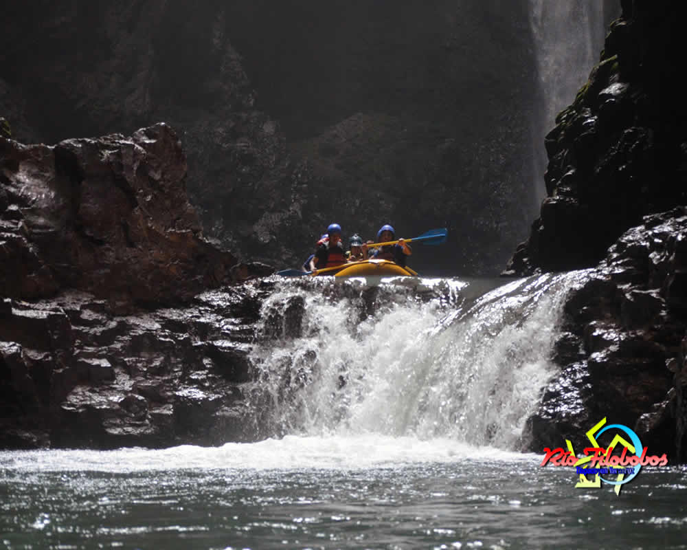 Cascada El Encanto Del Río Filobobos Veracruz